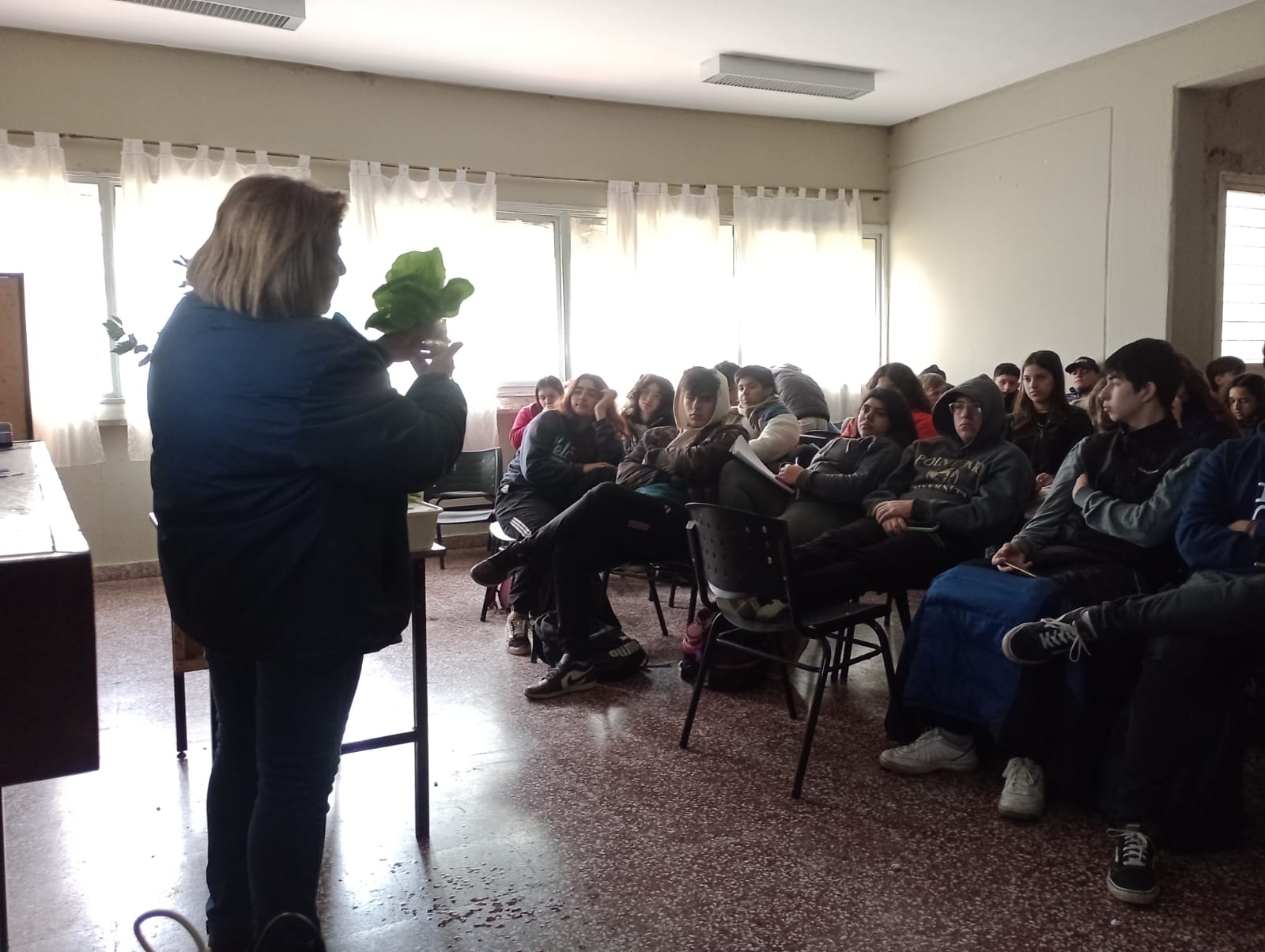 Alumnos de Técnico Agropecuario se capacitan en hidroponía con el INTA