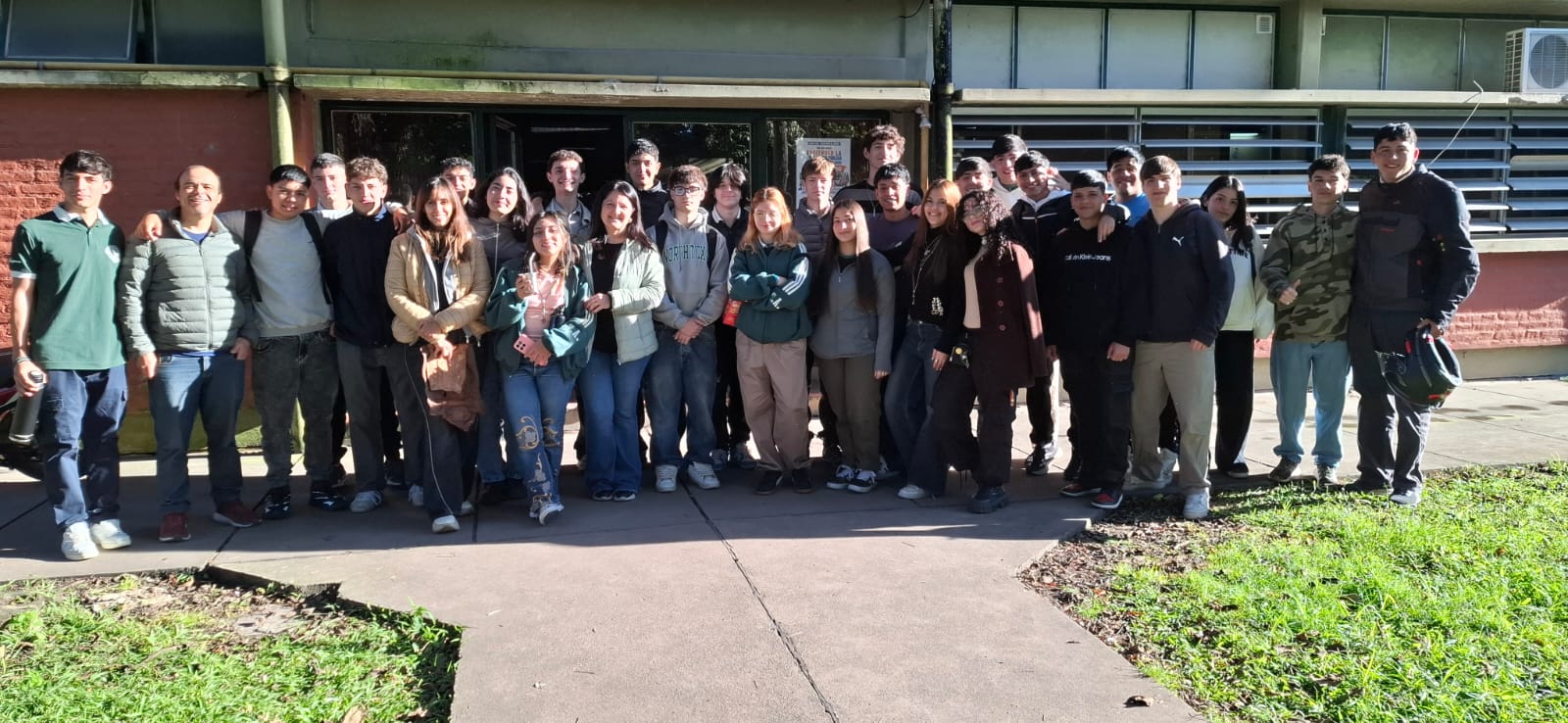 Ciencia, universidad y vocación: estudiantes de la EAS participaron de una jornada en la FAZyV